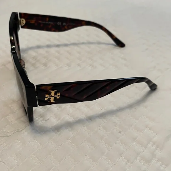 Tory Burch Tortoise Sunglasses with Orange Case - Picture 2 of 4